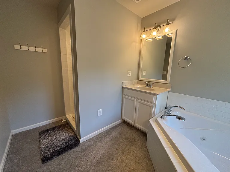 16209 Round Hill Rd — Photo 28