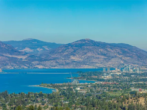 1016 Clarance Ave, Kelowna, BC V1W 5H4