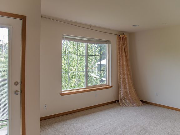 5th image of 1316 Beach Ave Unit I