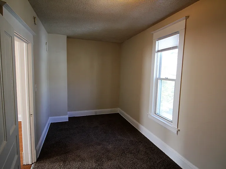 744 Oakland Ave SW — Photo 8