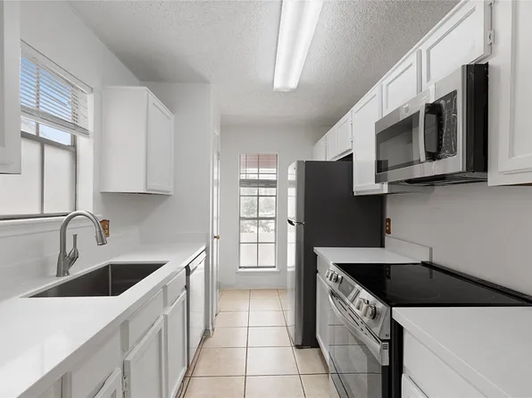 2121 Hepburn St APT 912, Houston, TX 77054