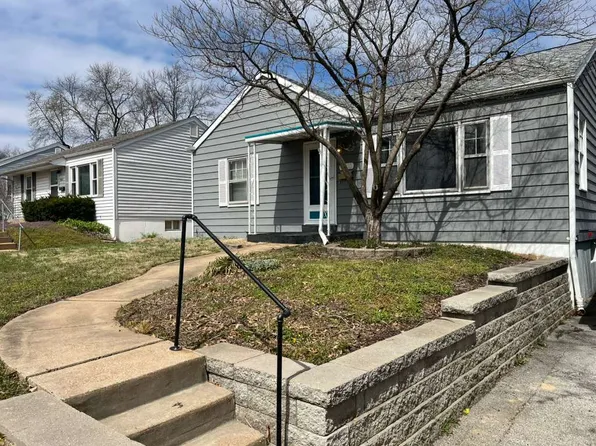 9813 Lullaby Ln, Saint Louis, MO 63114