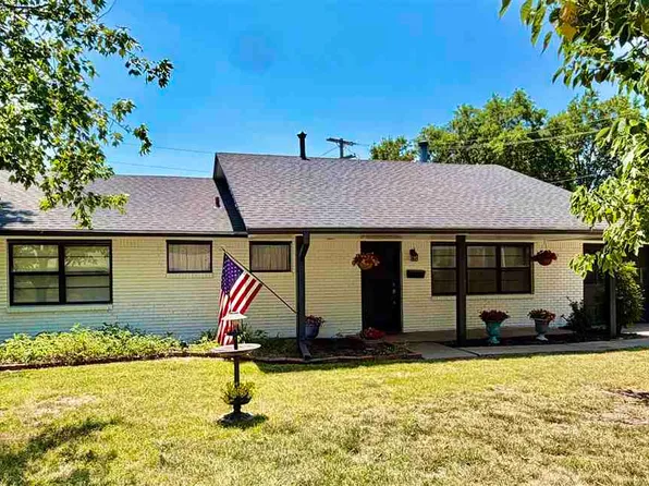 903 Robin Rd, Blackwell, OK 74631