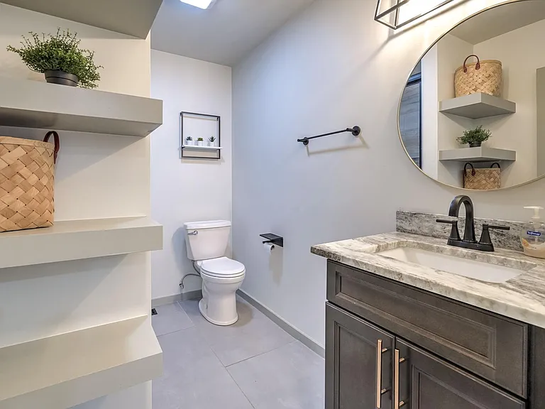 2742 S Gary Dr — Photo 10