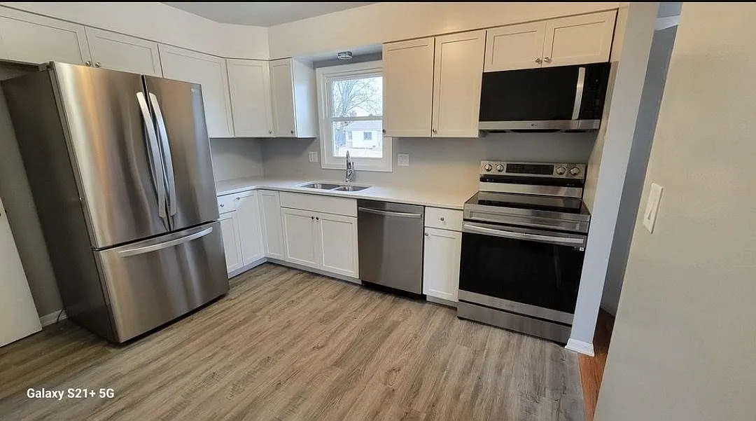 4 bed, 900 sqft, $1,575 — Photo 2