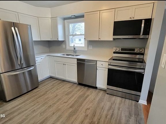 2nd image of 1106 28th St #1106