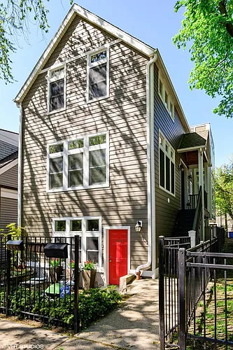 1322 W Wolfram St #1 Photo 1