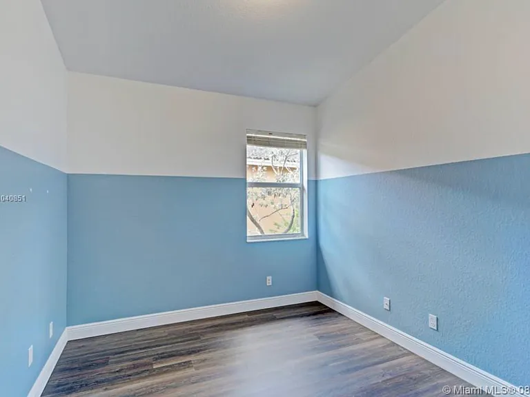 3211 Scarletta Dr — Photo 29