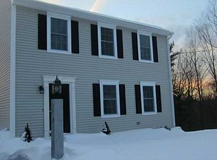 9 Club Dr, Cumberland, RI 02864