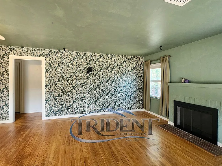 1117 Divver St — Photo 3