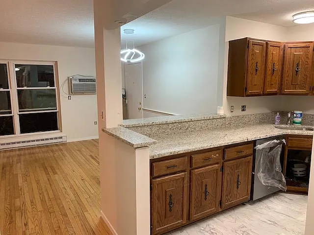 2 bed, 980 sqft, $1,875 — Photo 3