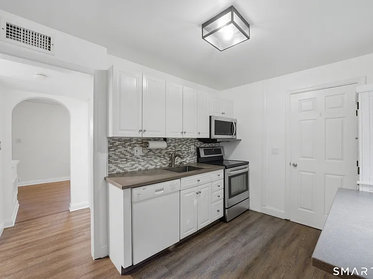 11 Barmore Dr W — Photo 5
