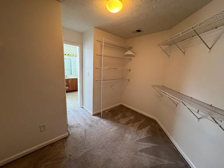 504 Thames Cir — Photo 76