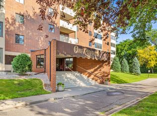 105 3rd St N APT 608, Moorhead, MN 56560