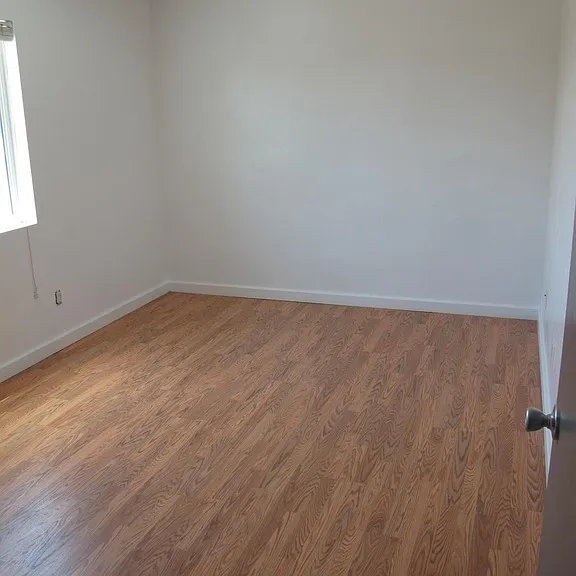 1122 E Water St — Photo 14