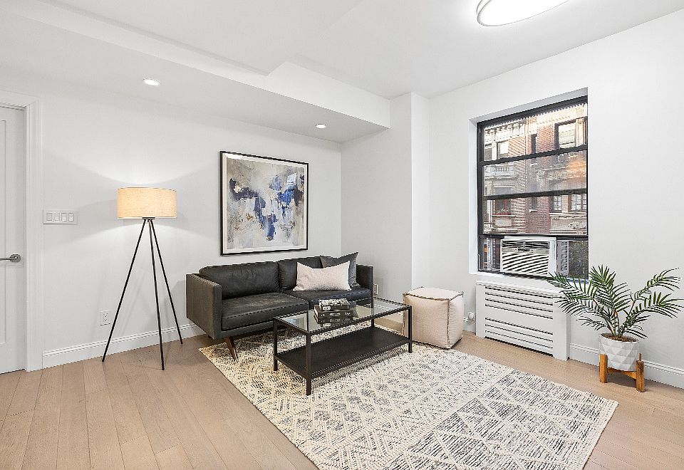 1st image of 915 W End Ave #3E