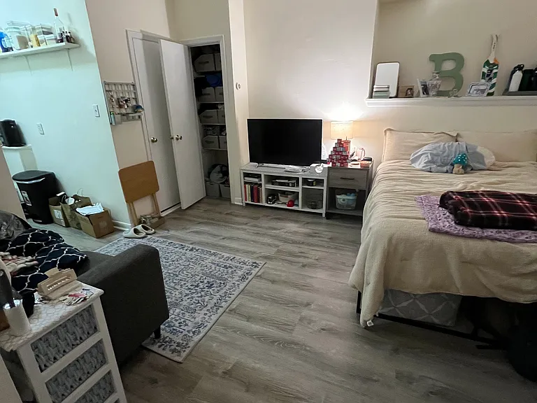 912 Pine St #3B — Photo 4