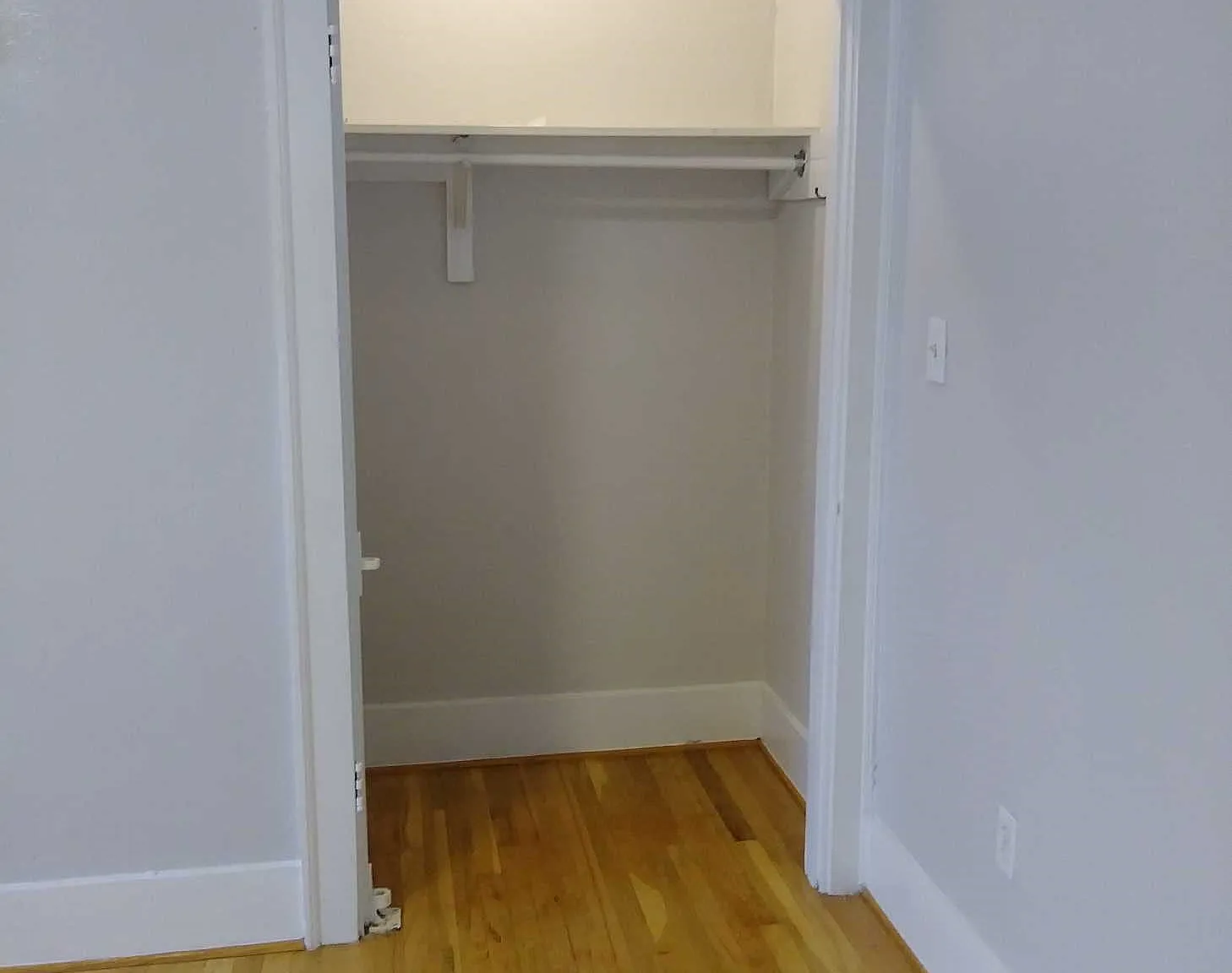 MBH Apartments LLC - Casa Del Rey - 8 — Photo 3