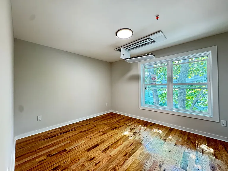 358 Campbell Ave — Photo 19