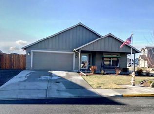 997 SW 26th Ln, Redmond, OR 97756