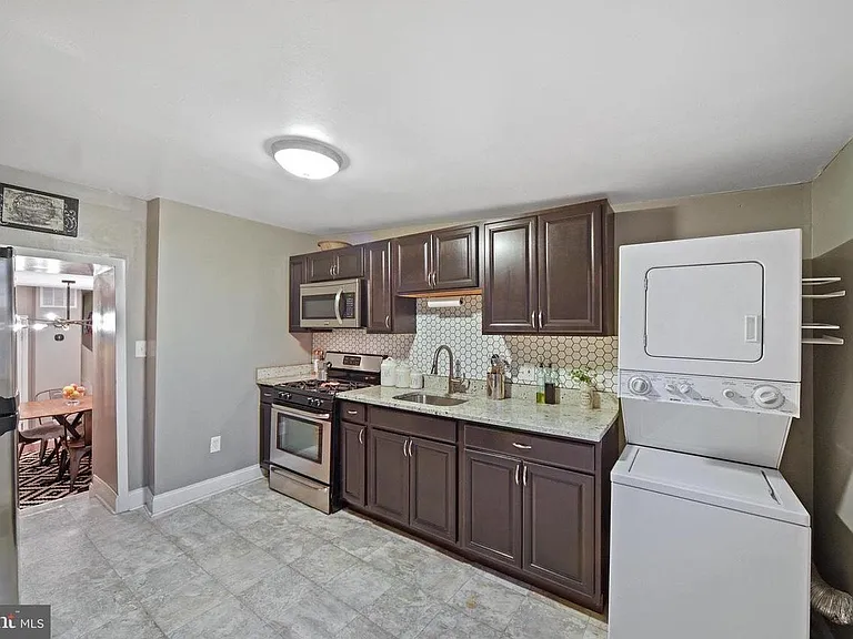 3319 Paine St — Photo 7