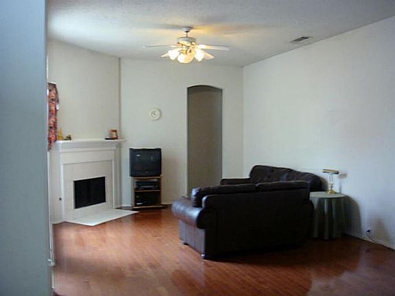 2nd image of 10413 Morton Ct
