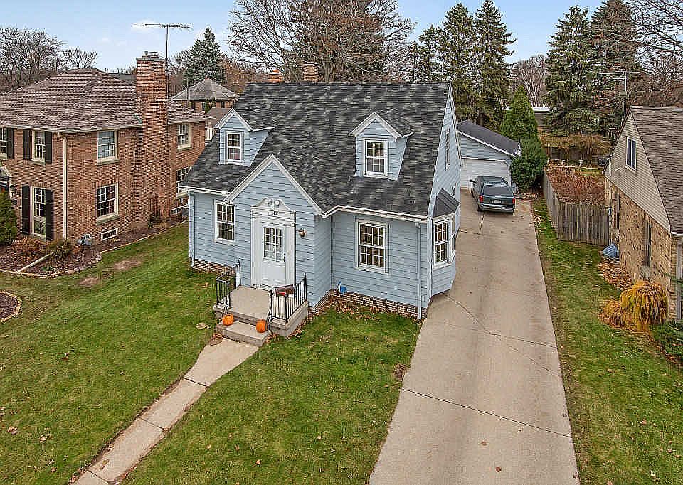 2nd image of 1117 N 8th St
