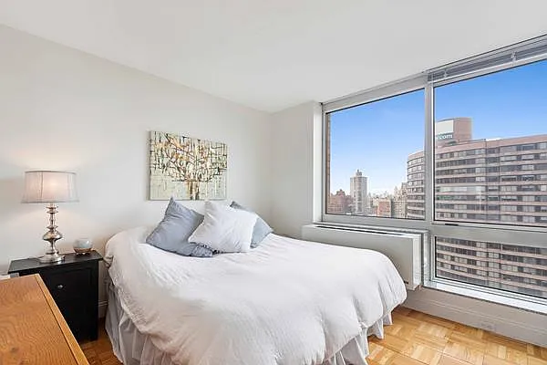 Rented by Triumph Property Group | media 11