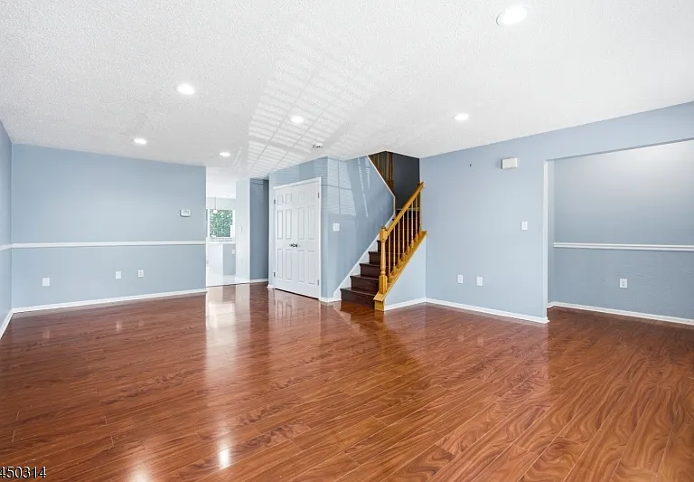 9 Balboa Ln — Photo 3
