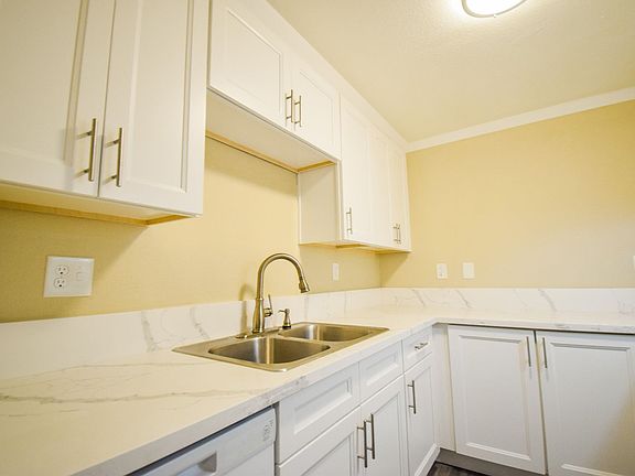 2nd image of 3560 SW Vista Dr #13