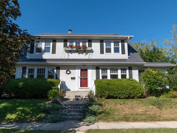 7706 Hillcrest DRIVE, Wauwatosa, WI 53213