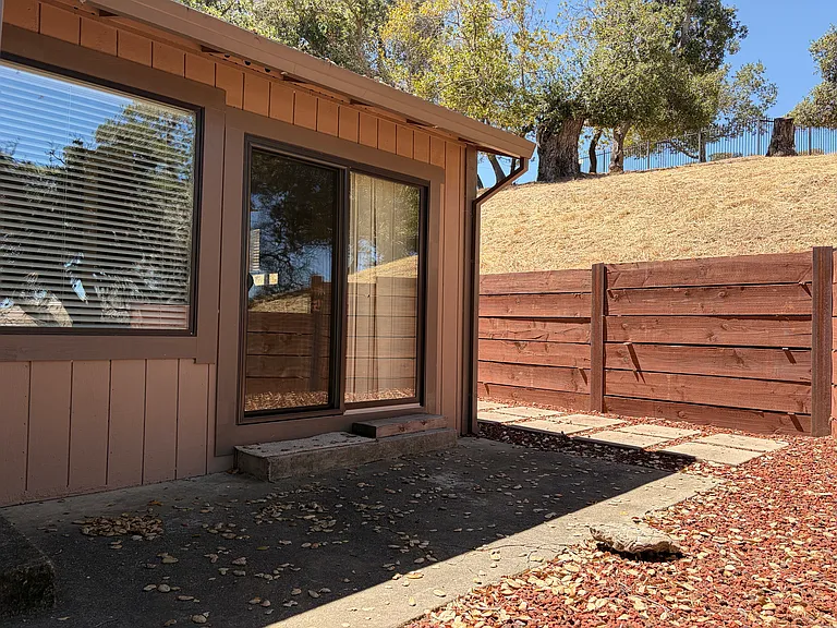 10 Clay Ct #10 — Photo 17