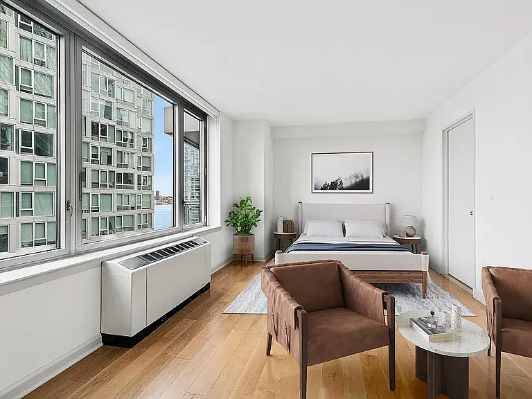 601 W 57th St #10A — Photo 2
