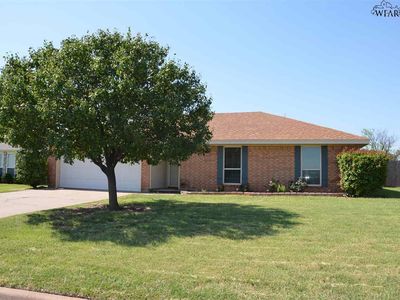 505 W Coleman Ave, Iowa Park, TX, 76367