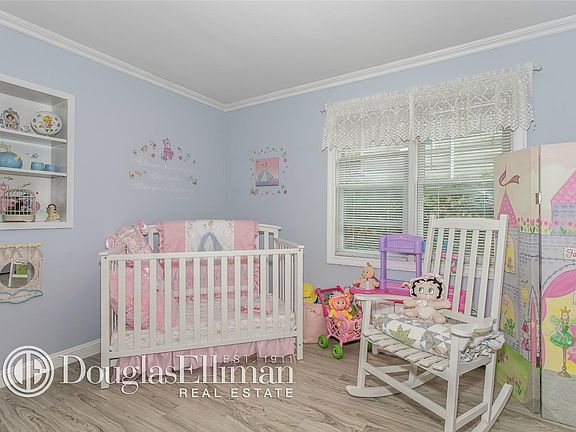 4th image of 173 Lake Ave