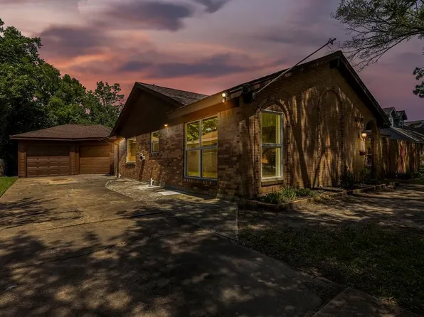 16005 Diana Ln, Houston, TX 77062