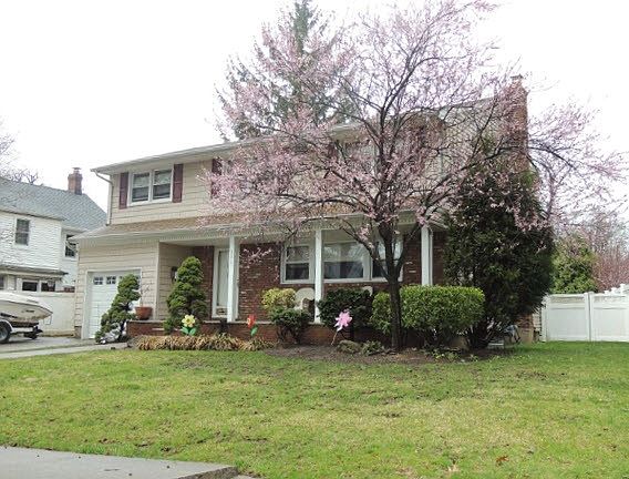 3rd image of 2025 Shaw Dr