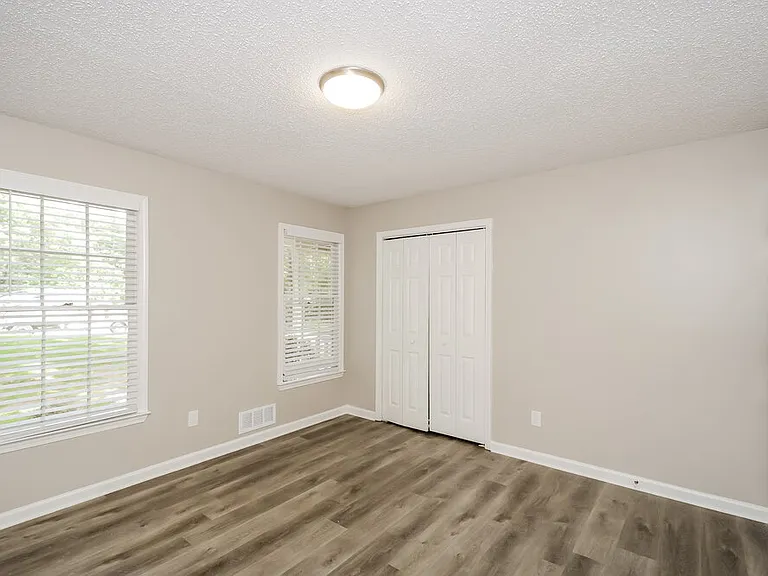 237 Vienna Way — Photo 15