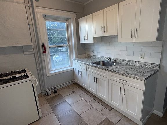 5th image of 373 Fairmount Ave APT 3