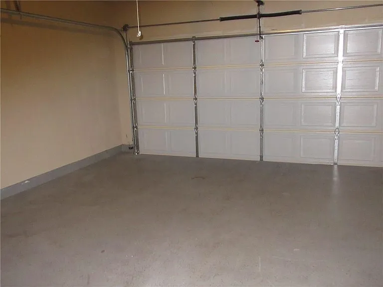 2405 Farragret Cv — Photo 11