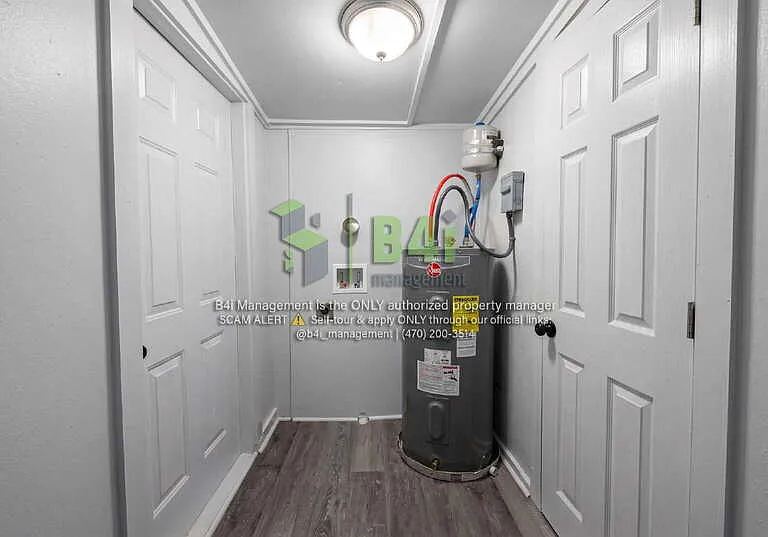 217 Banks St — Photo 13