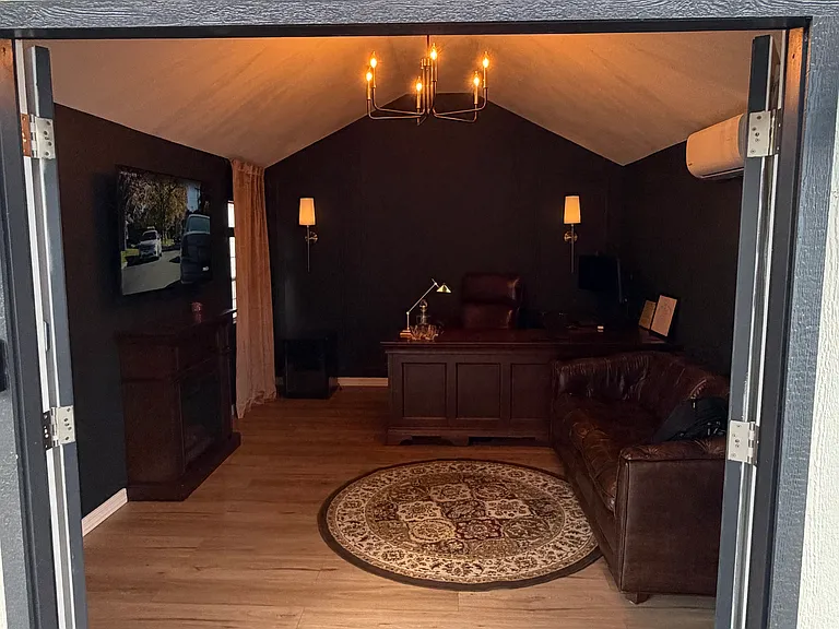 Detached studio interior (currently used as an office)