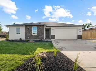 1390 Fitz Pl, Redding, CA 96003