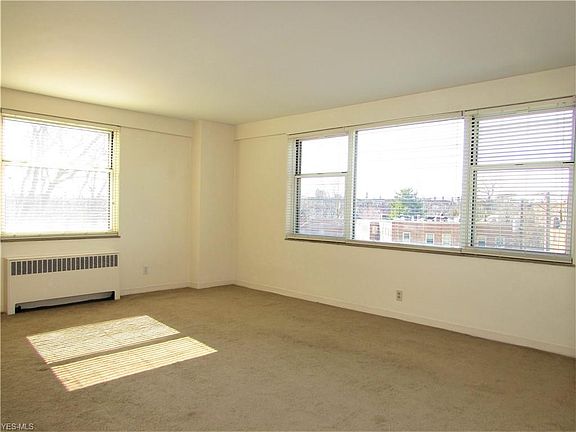 3rd image of 11850 Edgewater Dr APT 421