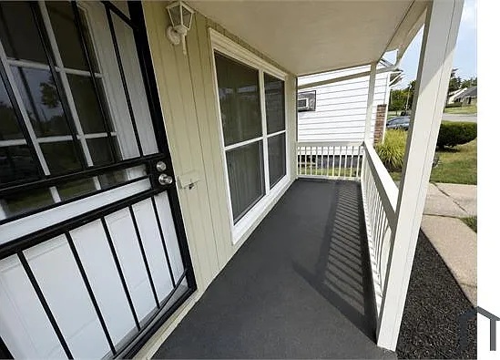 4 bed, 1131 sqft, $1,895 — Photo 3