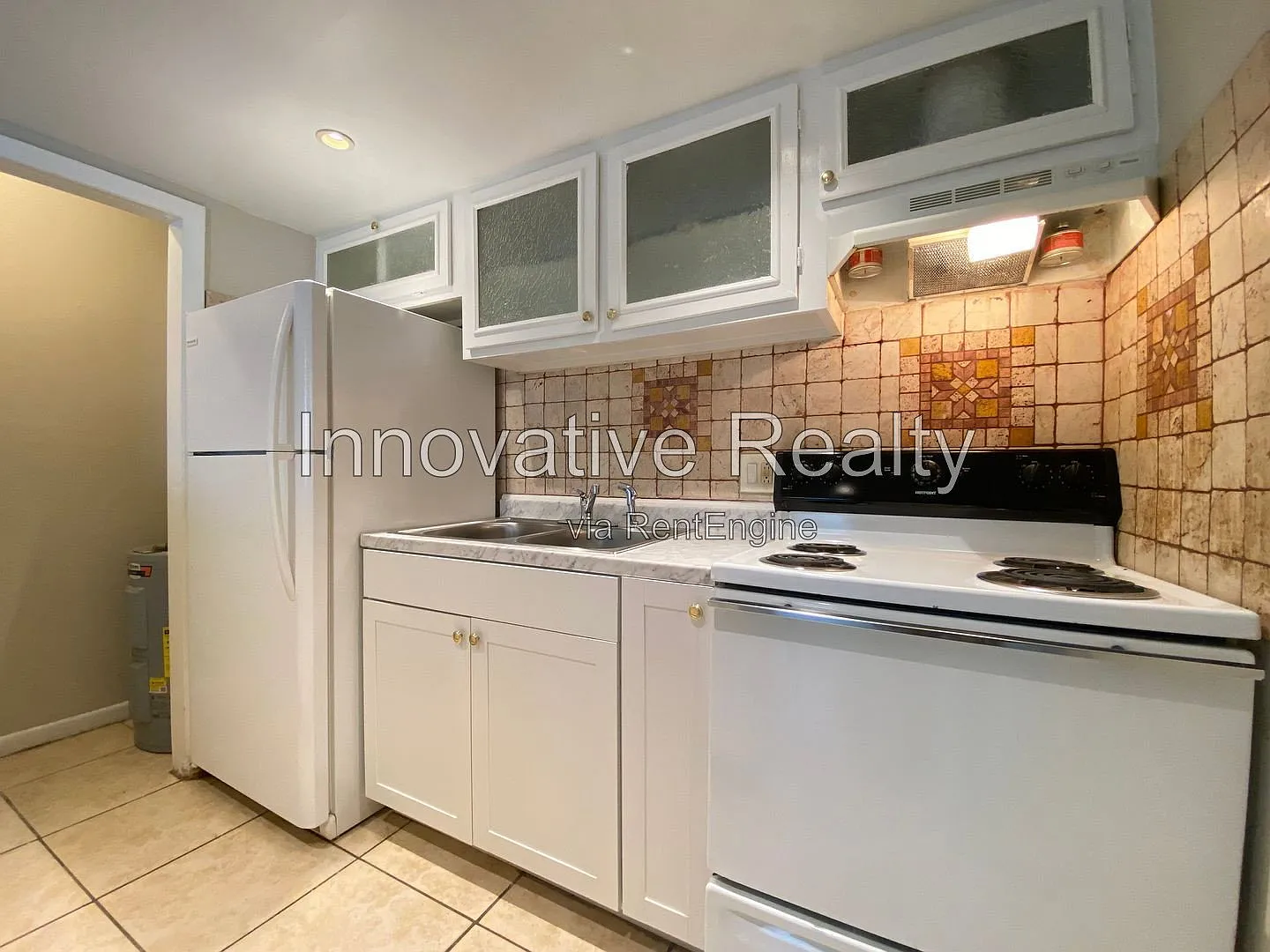 1 bed, 1.0 bath, 588 sqft, $1,135 — Photo 3