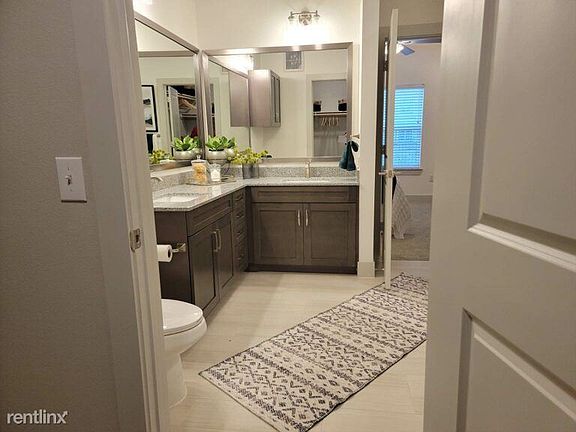 cypresswood-gallery-bathroom3-768x576