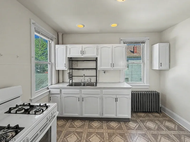2 bed, 1.0 bath, $1,450 — Photo 4