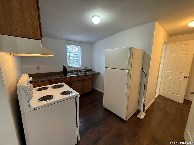 2 bed, 1.0 bath, 731 sqft, $1,250 — Photo 4