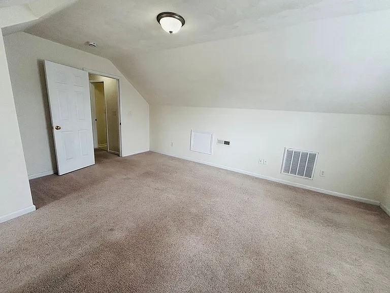 255 Windsor Dr — Photo 14